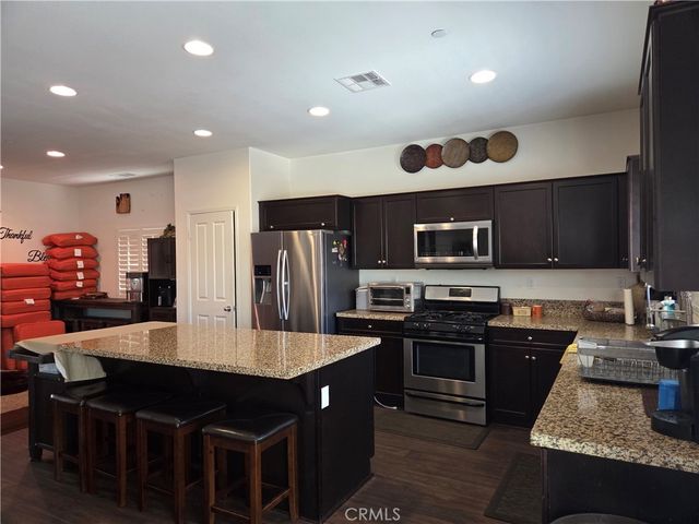 7048 Sweetleaf, Fontana, CA 92336