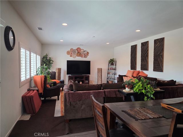 7048 Sweetleaf, Fontana, CA 92336