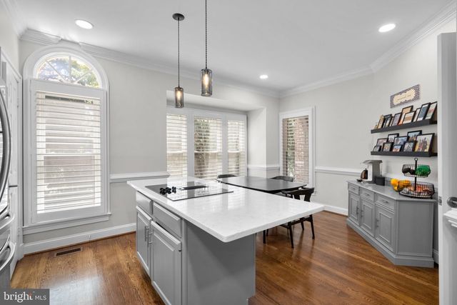 1532 HAMPTON HILL CIR, Mclean, VA 22101