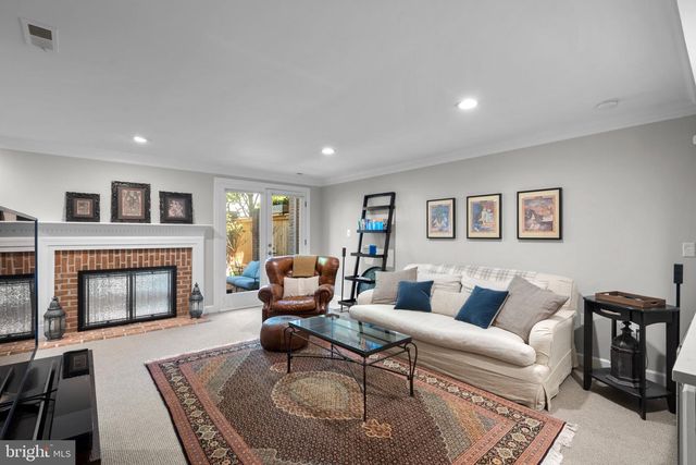 1532 HAMPTON HILL CIR, Mclean, VA 22101