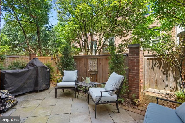 1532 HAMPTON HILL CIR, Mclean, VA 22101