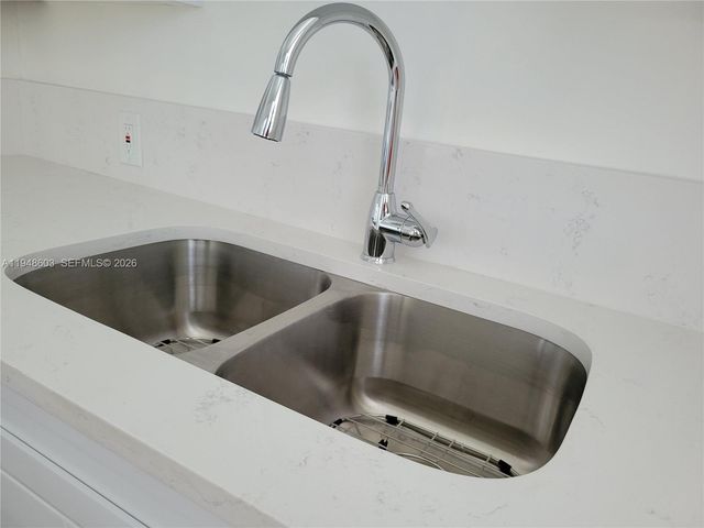 196 E Mansfield E 196, Boca Raton, FL 33434