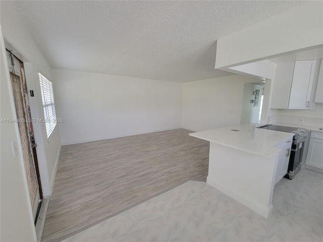 196 E Mansfield E 196, Boca Raton, FL 33434