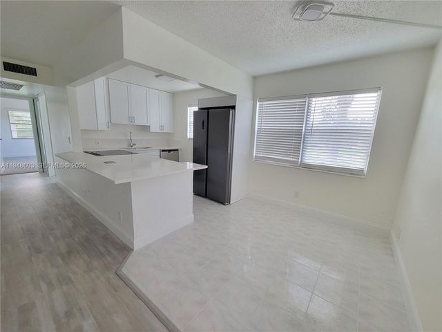 196 E Mansfield E 196, Boca Raton, FL 33434