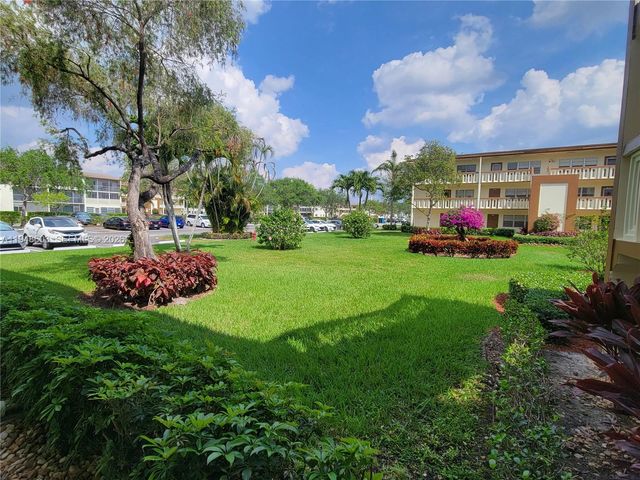 196 E Mansfield E 196, Boca Raton, FL 33434