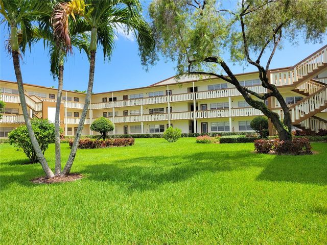 196 E Mansfield E 196, Boca Raton, FL 33434