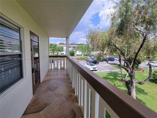 196 E Mansfield E 196, Boca Raton, FL 33434