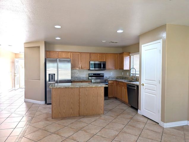 4226 N 92nd Lane, Phoenix, AZ 85037