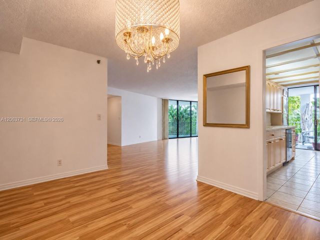 4000 Towerside Ter 301, Miami, FL 33138