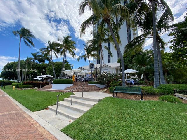 4000 Towerside Ter 301, Miami, FL 33138