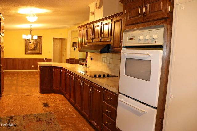 2004 Derby Road, Appalachia, VA 24216