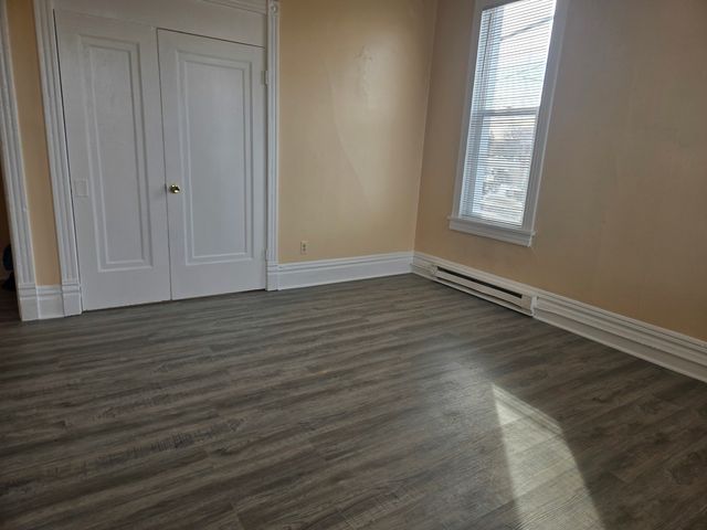 3 National Street 3, Elgin, IL 60123