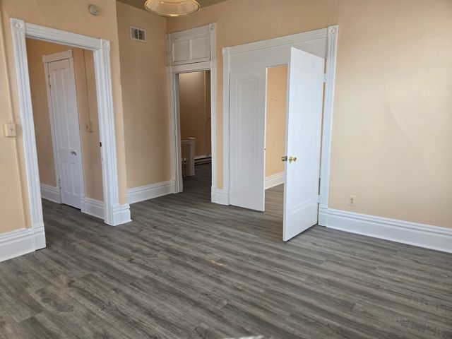 3 National Street 3, Elgin, IL 60123