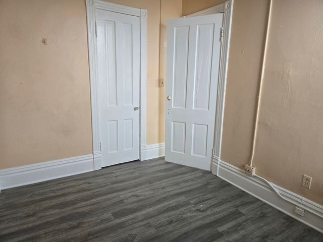 3 National Street 3, Elgin, IL 60123