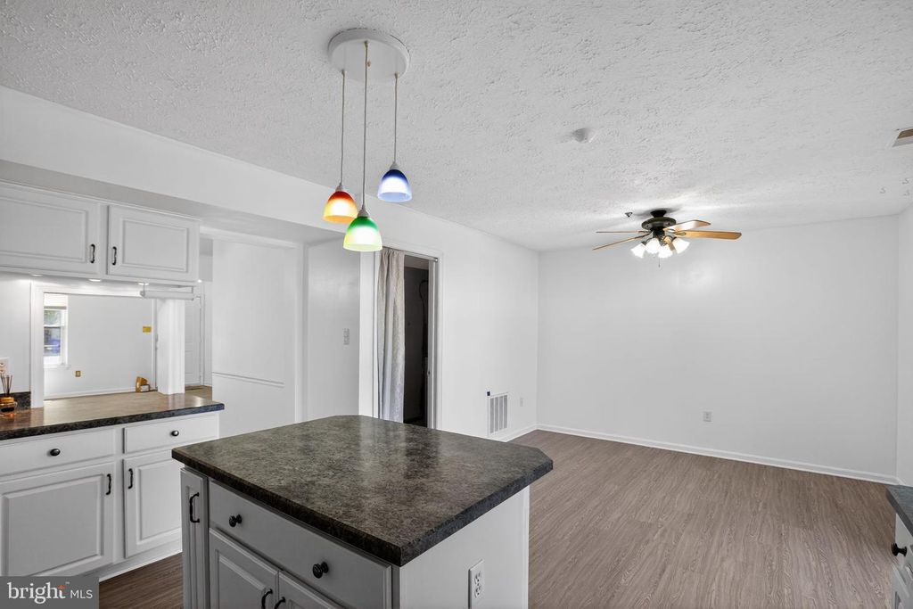 Image 3 of property listing at 5314 HALIBUT PL, Waldorf, MD 20603
