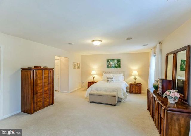 9720 HOLLOWAY HILL CT, Potomac, MD 20854