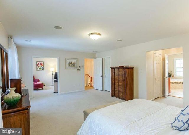 9720 HOLLOWAY HILL CT, Potomac, MD 20854
