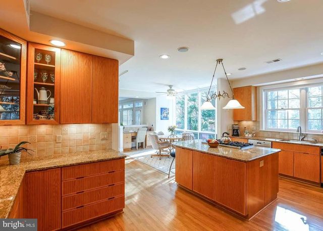 9720 HOLLOWAY HILL CT, Potomac, MD 20854