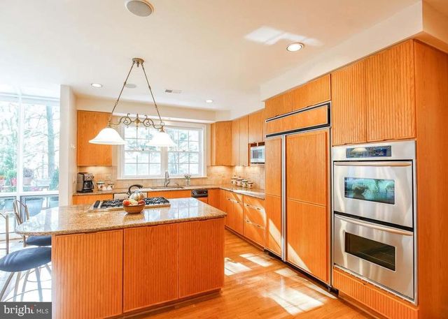 9720 HOLLOWAY HILL CT, Potomac, MD 20854
