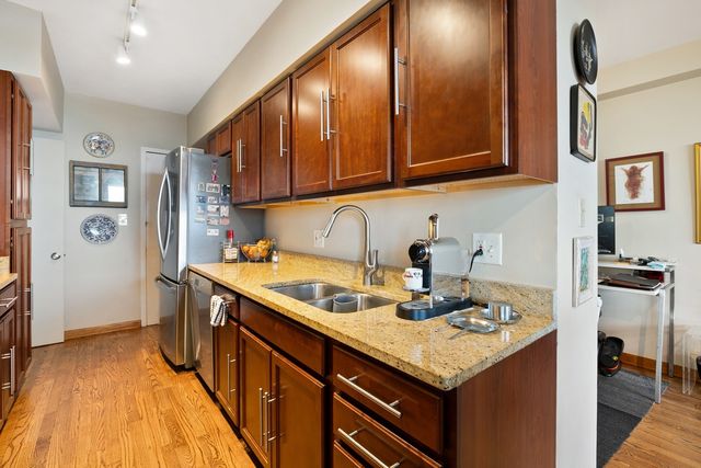 3180 N Lake Shore Drive 13C, Chicago, IL 60657