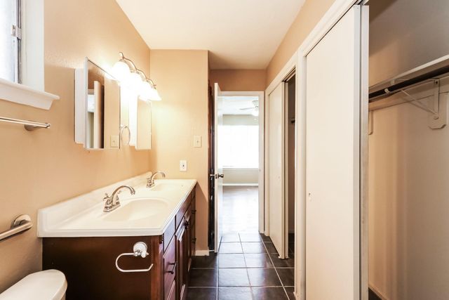 13427 Boonway Drive, Houston, TX 77045