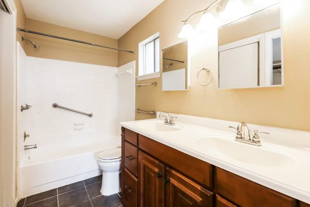 13427 Boonway Drive, Houston, TX 77045