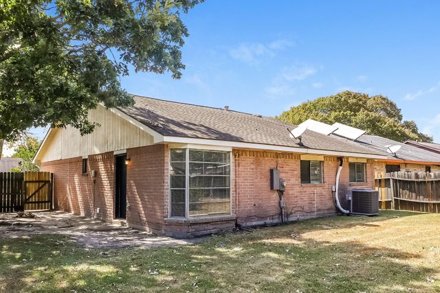 13427 Boonway Drive, Houston, TX 77045