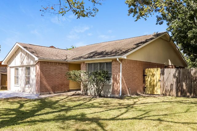 13427 Boonway Drive, Houston, TX 77045