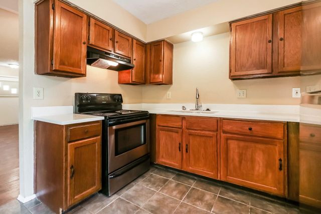 13427 Boonway Drive, Houston, TX 77045