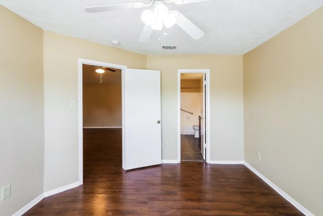 13427 Boonway Drive, Houston, TX 77045