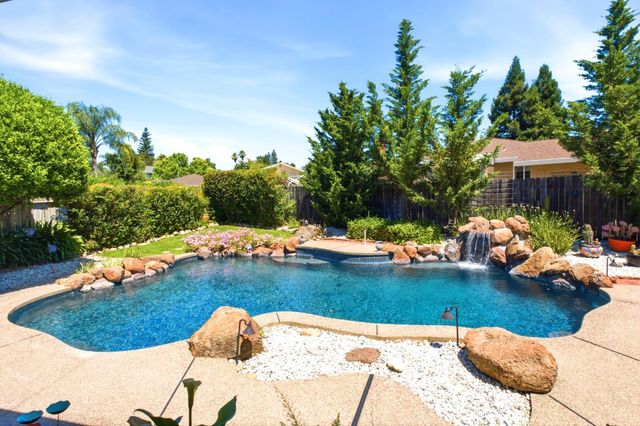 6401 Teal Way, Carmichael, CA 95608