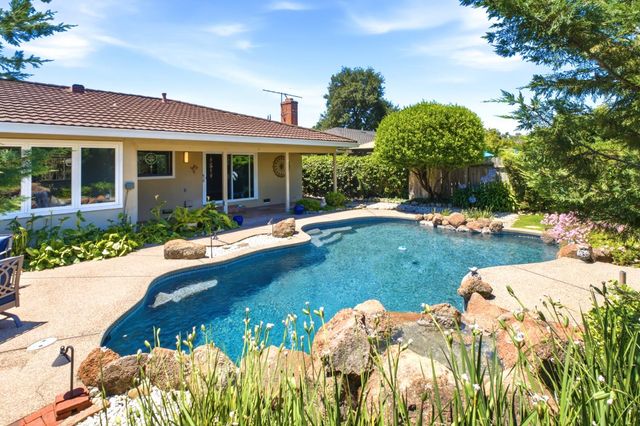 6401 Teal Way, Carmichael, CA 95608