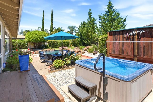 6401 Teal Way, Carmichael, CA 95608
