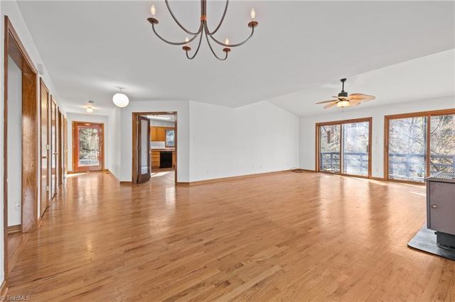 606 Thornwood Road, Jamestown, NC 27282