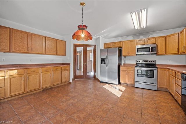 606 Thornwood Road, Jamestown, NC 27282