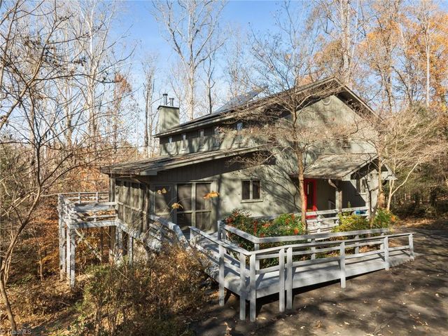 606 Thornwood Road, Jamestown, NC 27282