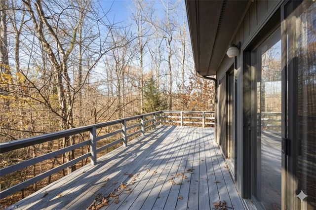 606 Thornwood Road, Jamestown, NC 27282