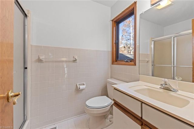 606 Thornwood Road, Jamestown, NC 27282