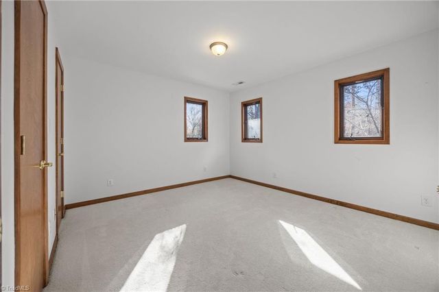 606 Thornwood Road, Jamestown, NC 27282