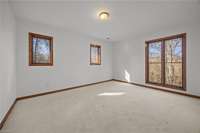 606 Thornwood Road, Jamestown, NC 27282