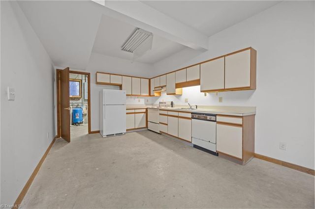 606 Thornwood Road, Jamestown, NC 27282