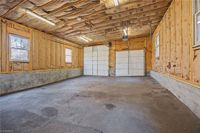 606 Thornwood Road, Jamestown, NC 27282