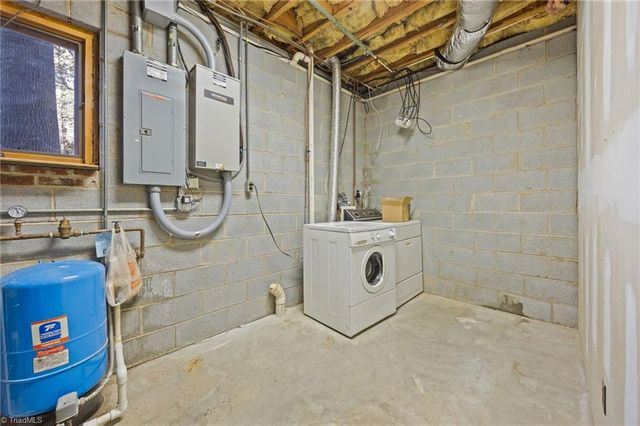 606 Thornwood Road, Jamestown, NC 27282