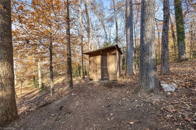 606 Thornwood Road, Jamestown, NC 27282