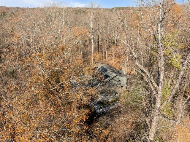 606 Thornwood Road, Jamestown, NC 27282