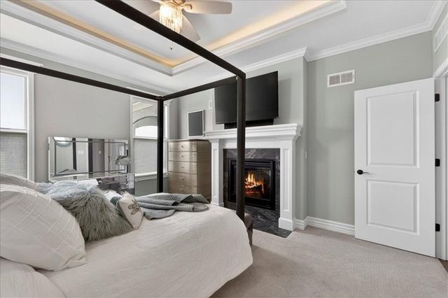 1217 SW Pebble Lane, Lee's Summit, MO 64082