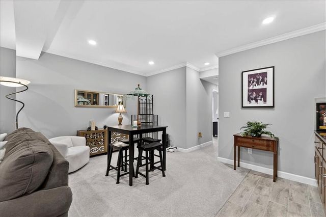 1217 SW Pebble Lane, Lee's Summit, MO 64082