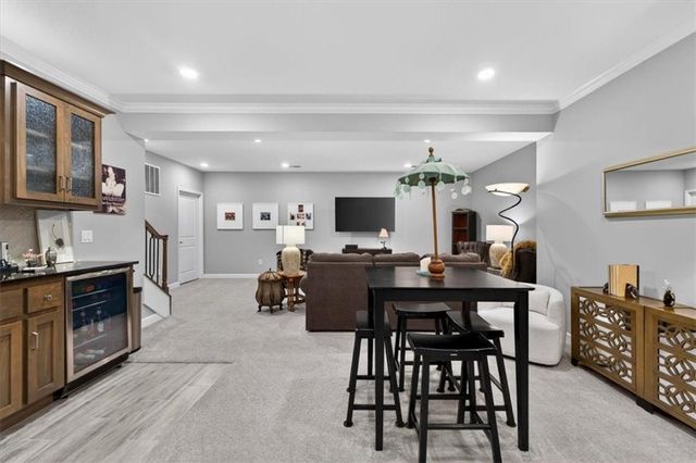 1217 SW Pebble Lane, Lee's Summit, MO 64082