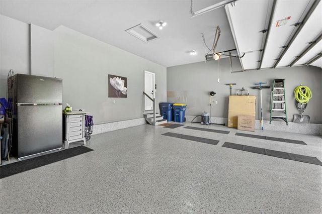 1217 SW Pebble Lane, Lee's Summit, MO 64082