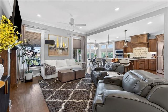 1217 SW Pebble Lane, Lee's Summit, MO 64082